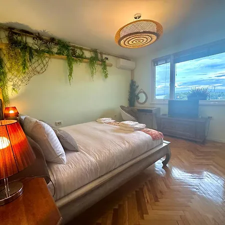 Bamboo Tree Apartment *